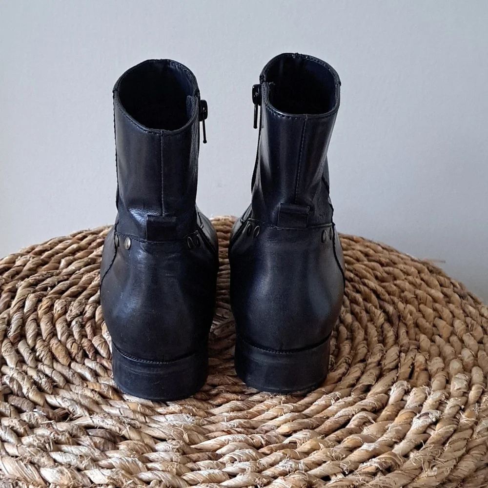 Talbots Womens Black‎ Leather Side Zip Square Toe Low Heel Ankle Booties S-7.5